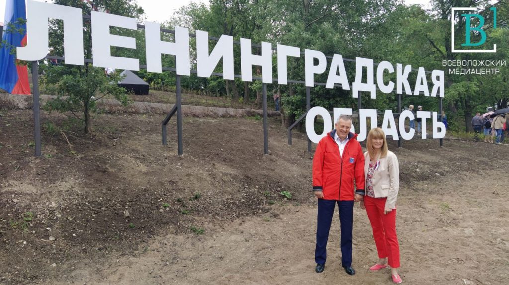 Губернатор Ленобласти Александр Дрозденко отметил День России в Свердловском поселении