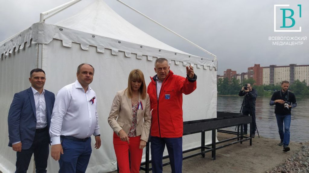Губернатор Ленобласти Александр Дрозденко отметил День России в Свердловском поселении