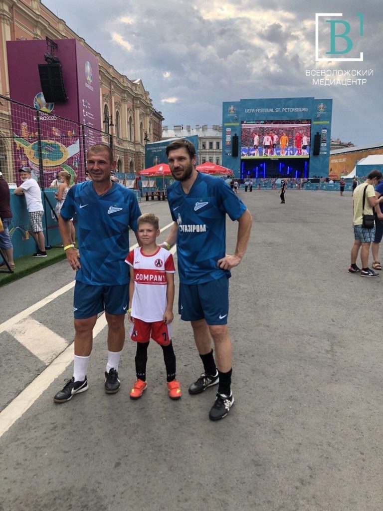 Юные футболисты Всеволожского района продолжают получать поддержку