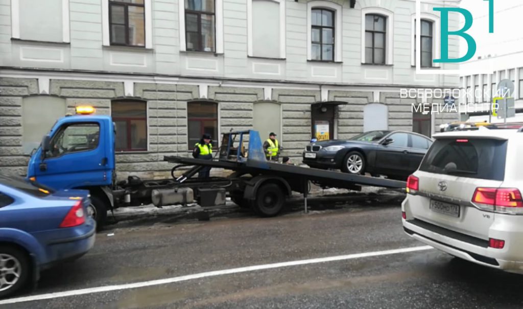 В Петербурге парковаться в неположенном месте и нарушать правила платной парковки стало накладно
