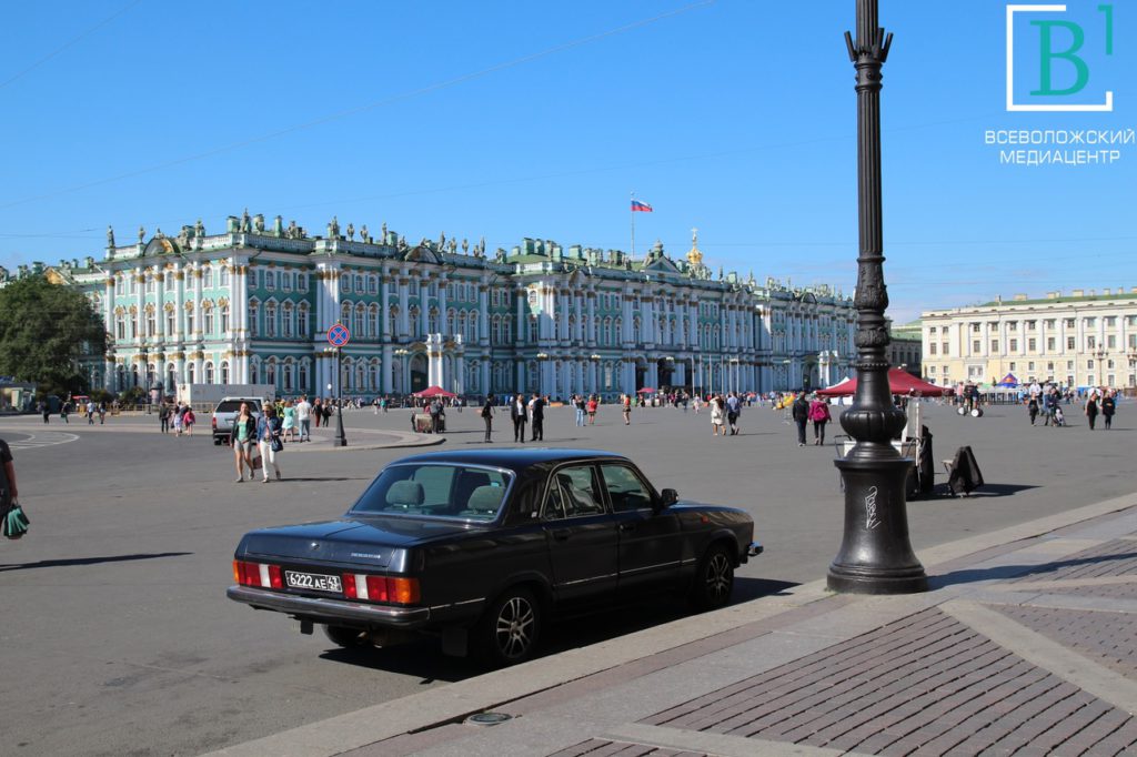 Петербуржцам автомобиль доступнее, чем ленинградцам