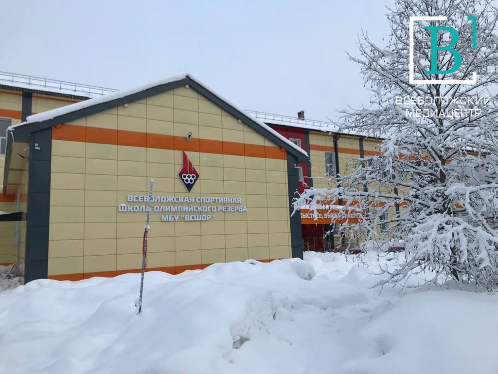 В Морозовке больше не холодно и не опасно: ремонт фасада ФОК завершён