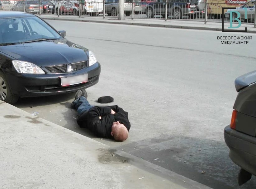 Человек против машины: борьба за парковочные места в Кудрове вышла на новый уровень