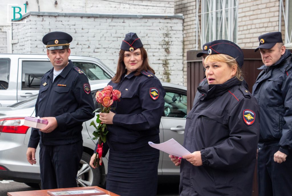 Пополнение на колёсах: радостное событие во всеволожской полиции