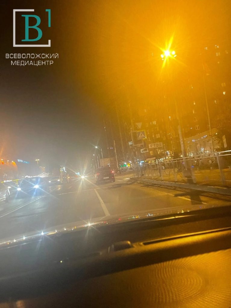 А жизнь-то налаживается: жители города Кудрово обрадовались неработающему светофору