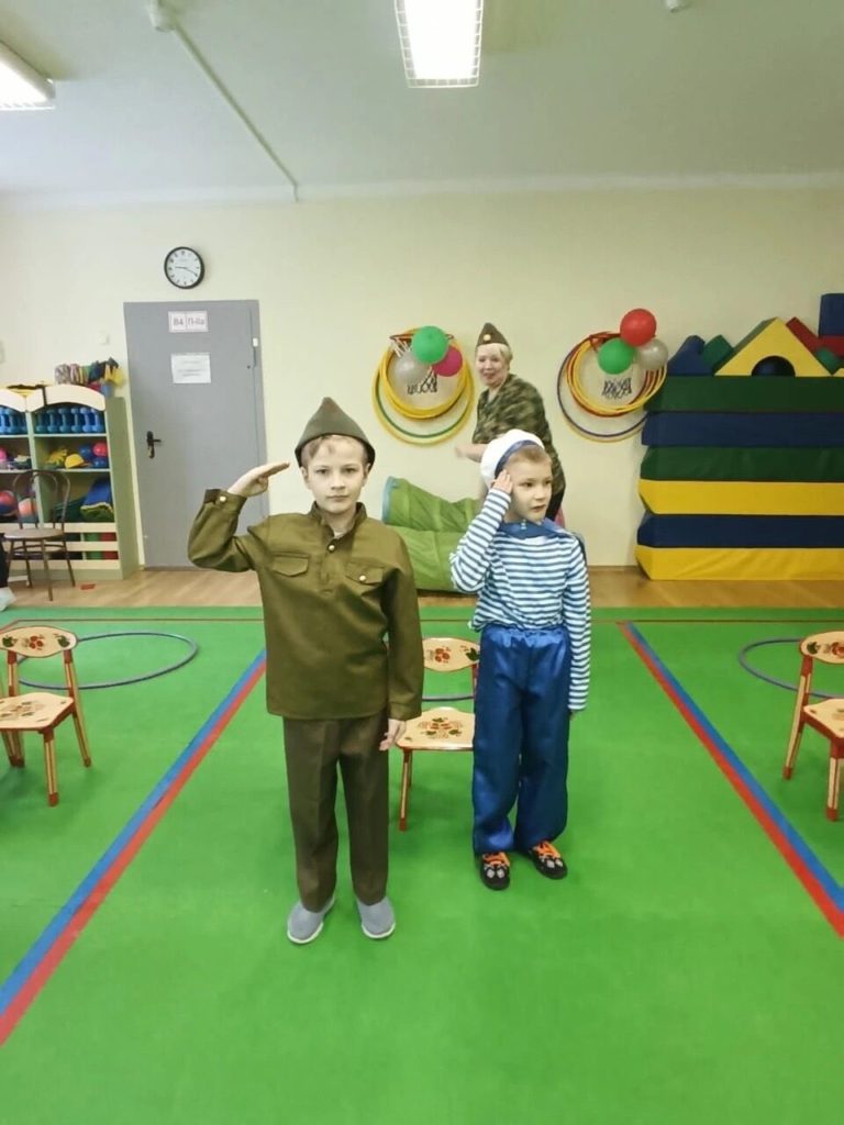 Малыши Сертоловского центра образования прошли «курс молодого бойца»