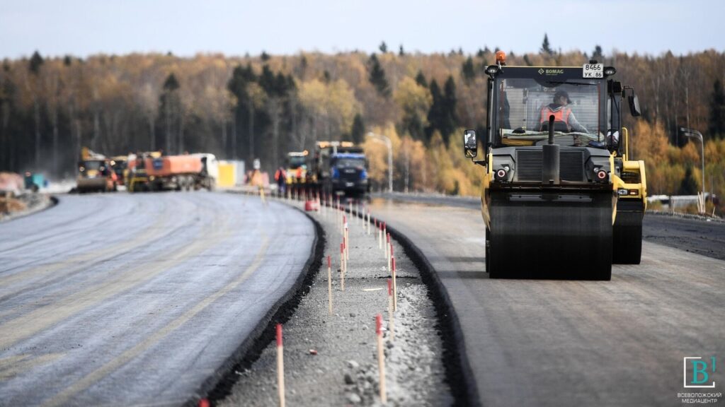 Автомобилисты могут понаблюдать, как в Кудрове уже начали следующий этап строительства большой дорожной развязки